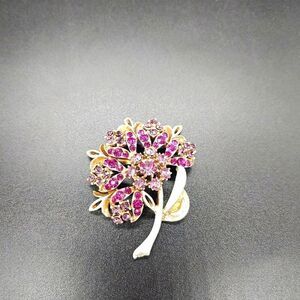 Vintage Brooch Pin Pink Rhinestones 1970s